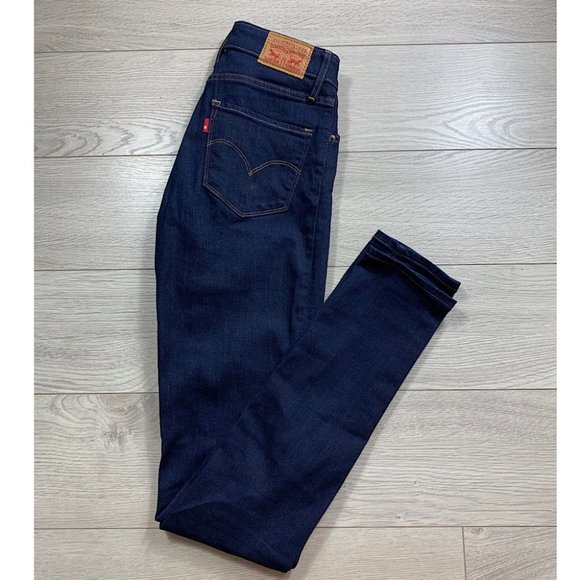 Levi’s 721 High Rise Skinny Dark Wash Jeans - Picture 5 of 16